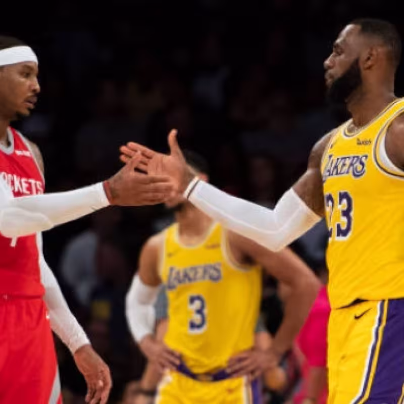 Carmelo Anthony y LeBron James, jugadores de la NBA.