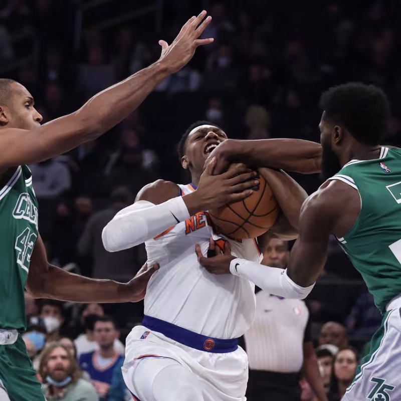 Boston Celtics respira con un triunfo contundente ante los Knicks