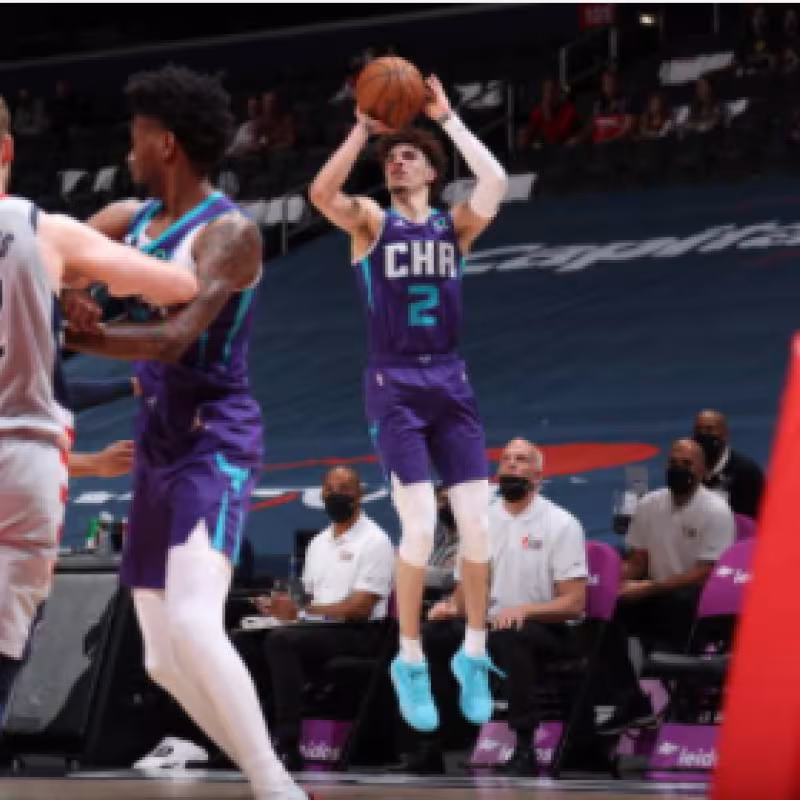 Washington Wizards asciende a la 8ª plaza del Este con un gran triunfo sobre Hornets