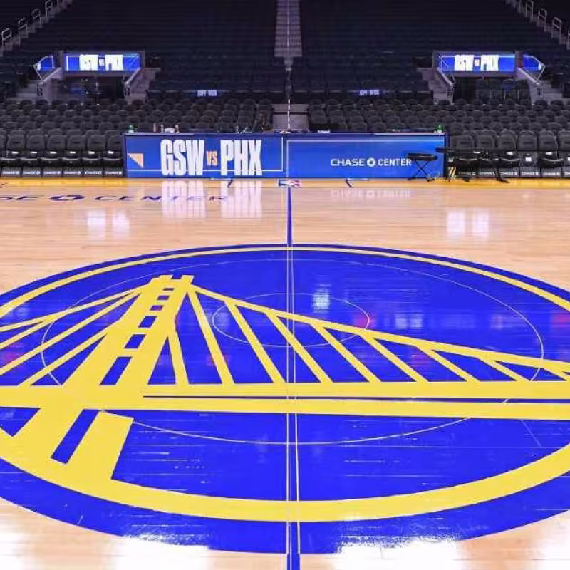 Los Warriors presentan un plan para incluir aficionados durante los partidos de la próxima temporada