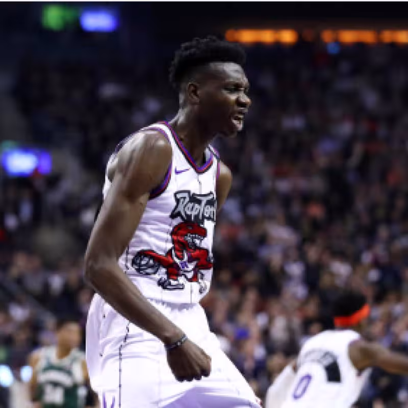Chris Boucher rompió la cuarentena y se muestra arrepentido por ello