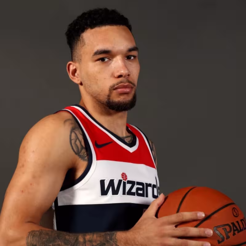 Washington firma a Chris Chiozza tras la lesión de Thomas