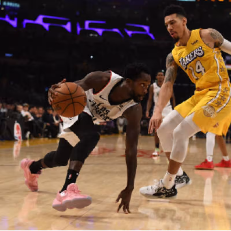 Un ejecutivo de la NBA ve "imposible" que Lakers gane a Clippers en playoffs