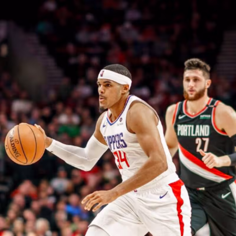 Los Clippers lideran en solitario el Oeste tras ganar en Portland