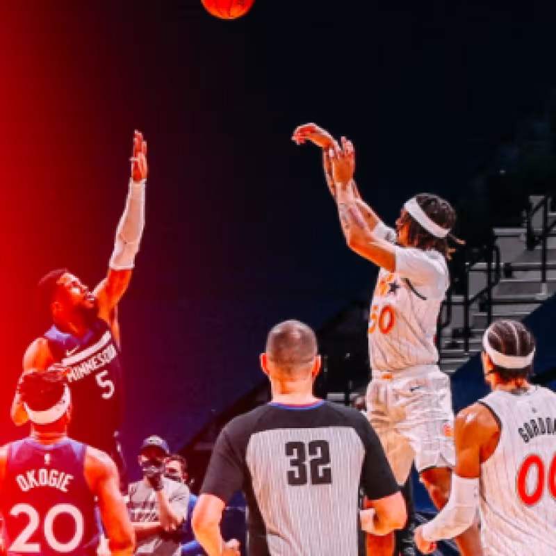 Cole Anthony le da el triunfo a los Magic sobre los Wolves con un triplazo sobre la bocina