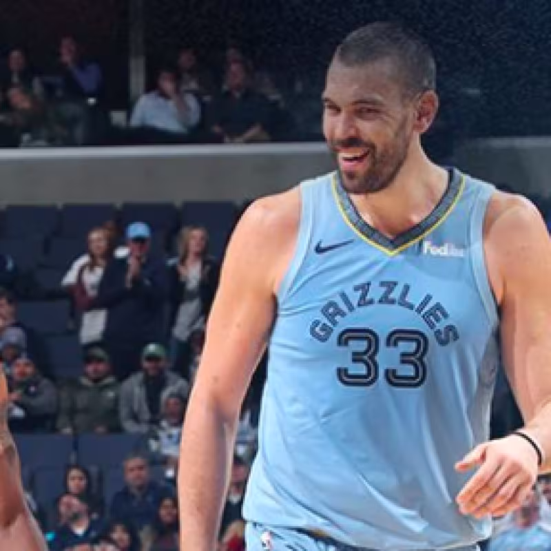 Mike Conley y Marc Gasol, ante los Mavs.