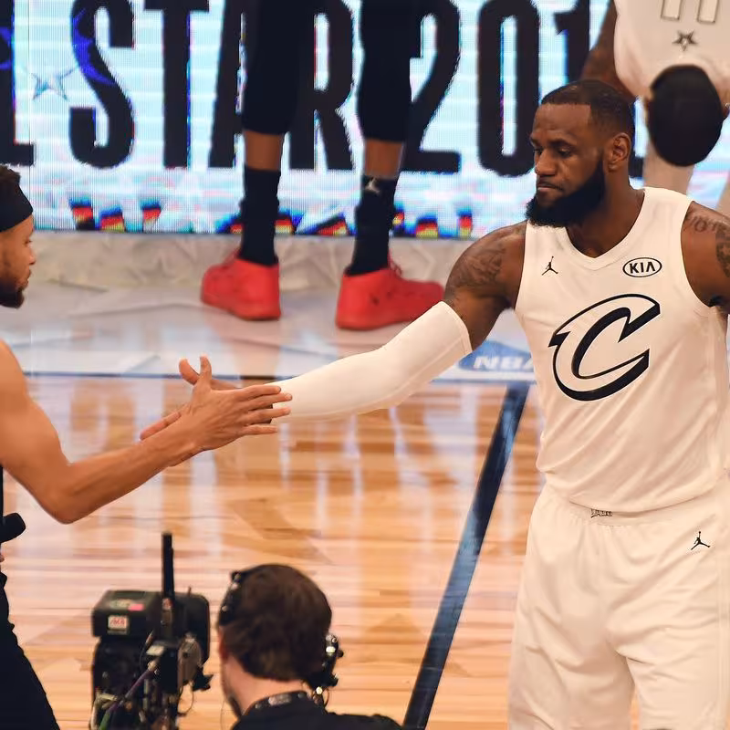 Curry y LeBron James, durante el pasado All Star Game.