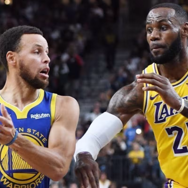 Stephen Curry y LeBron James, jugadores de GSW y Los Angeles Lakers.