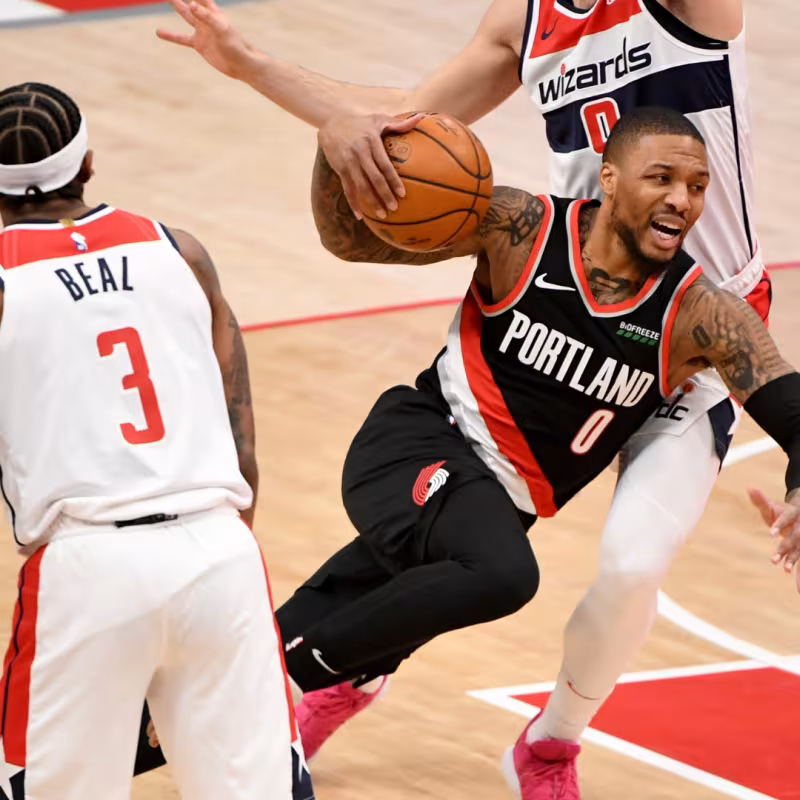 Bradley Beal y Damian Lillard en un Blazers- Wizards. 
