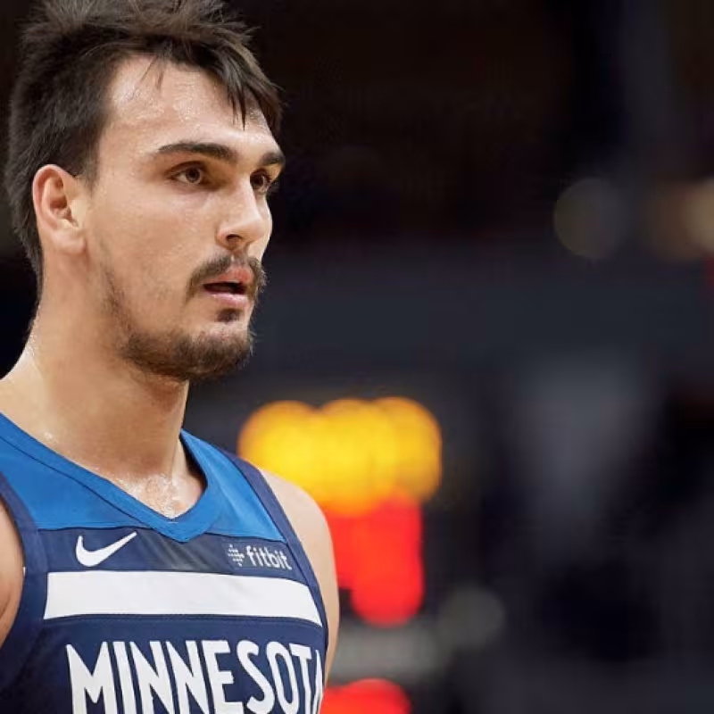 Phoenix Suns traspasa su pick nº 6 del Draft a los Timberwolves por  Dario Saric y el pick 11.