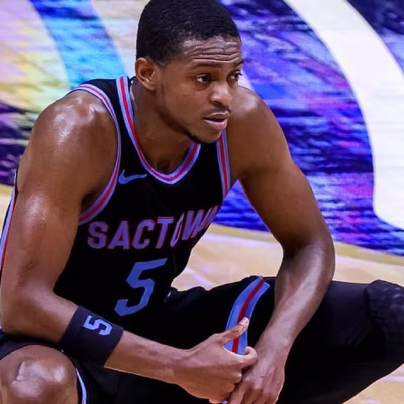 Sacramento Kings pierde a De'Aaron Fox: El base estará entre 10 y 15 días de baja