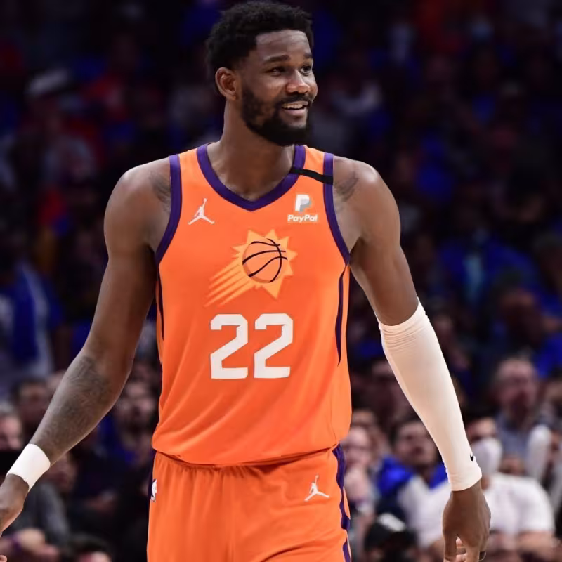 Deandre Ayton, estrella de los Suns.
