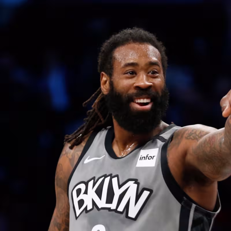 Los Nets mandan a DeAndre Jordan a los Pistons y ahora suena ¡para los Lakers!