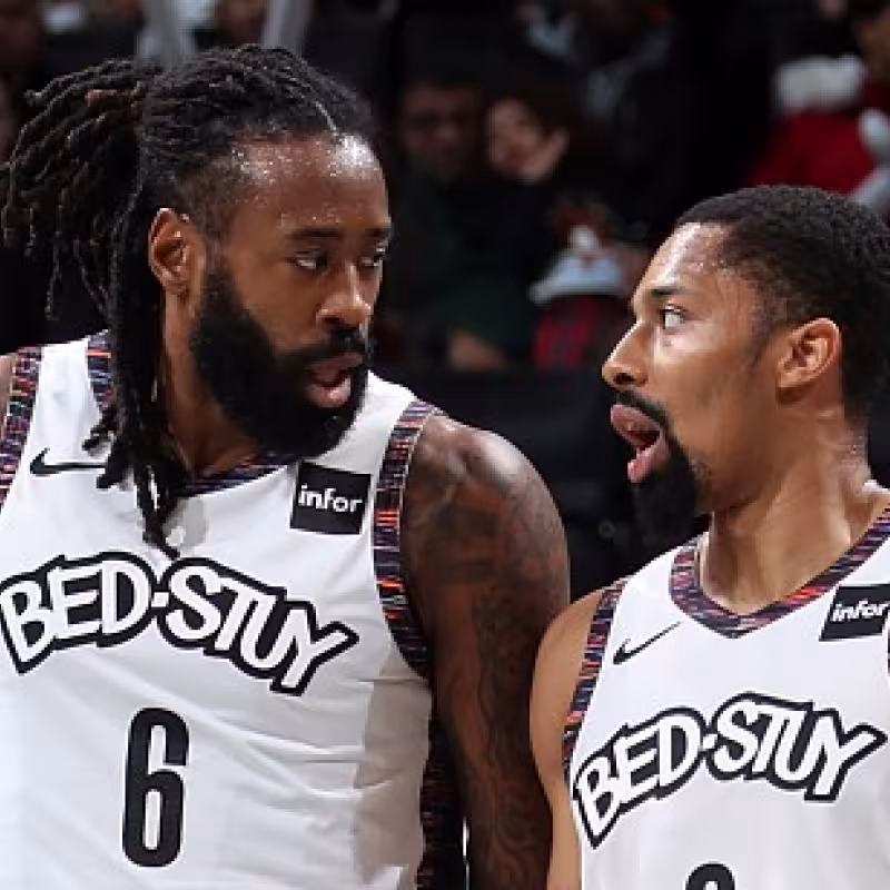 DeAndre Jordan y Spencer Dinwiddie han dado positivo por coronavirus.
