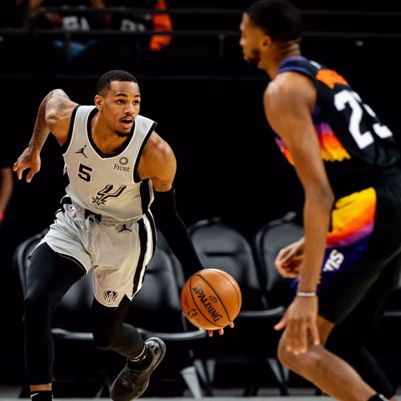 Dejounte Murray, ayer antes de lesionarse. Foto: @spurs