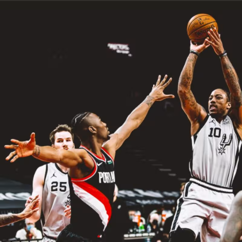 Los Spurs imponen su ley en el Moda Center ante unos Blazers sin ideas