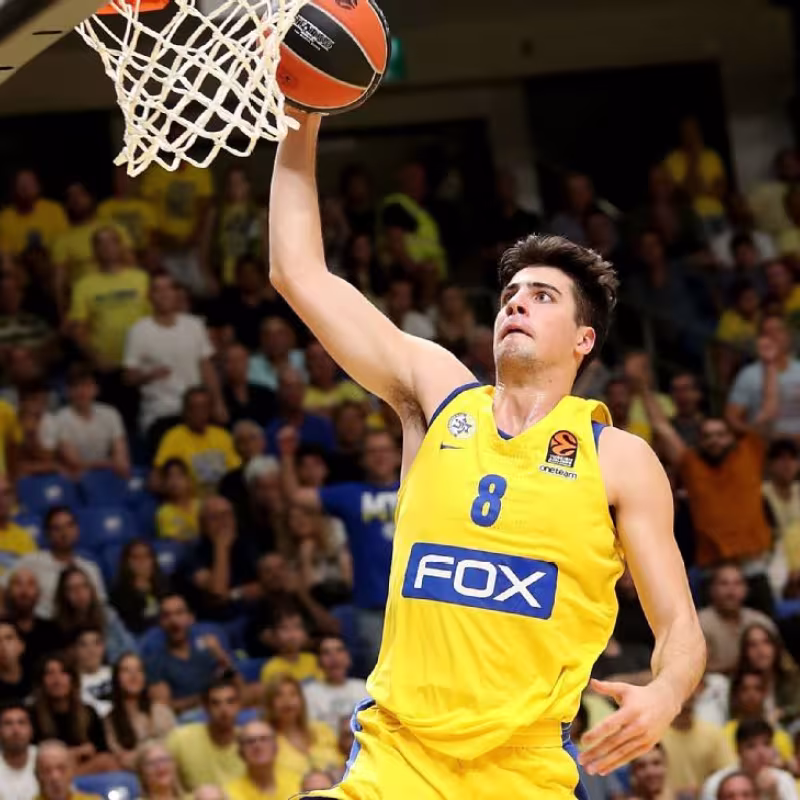 Deni Avdija, con la camiseta del Maccabi Tel Aviv.
