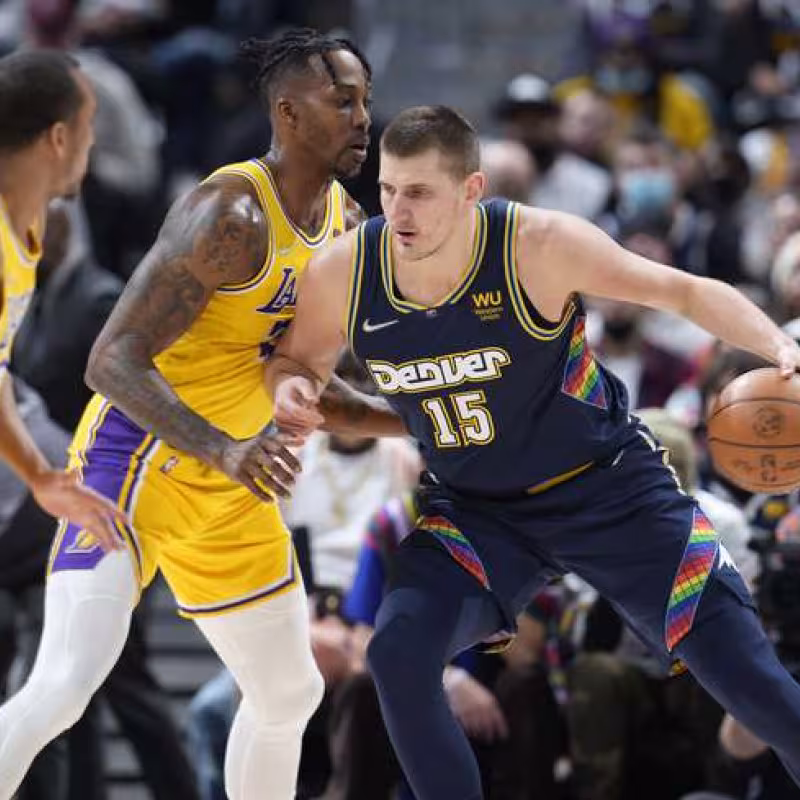 La debacle de los Lakers se acentúa con un correctivo de Denver Nuggets