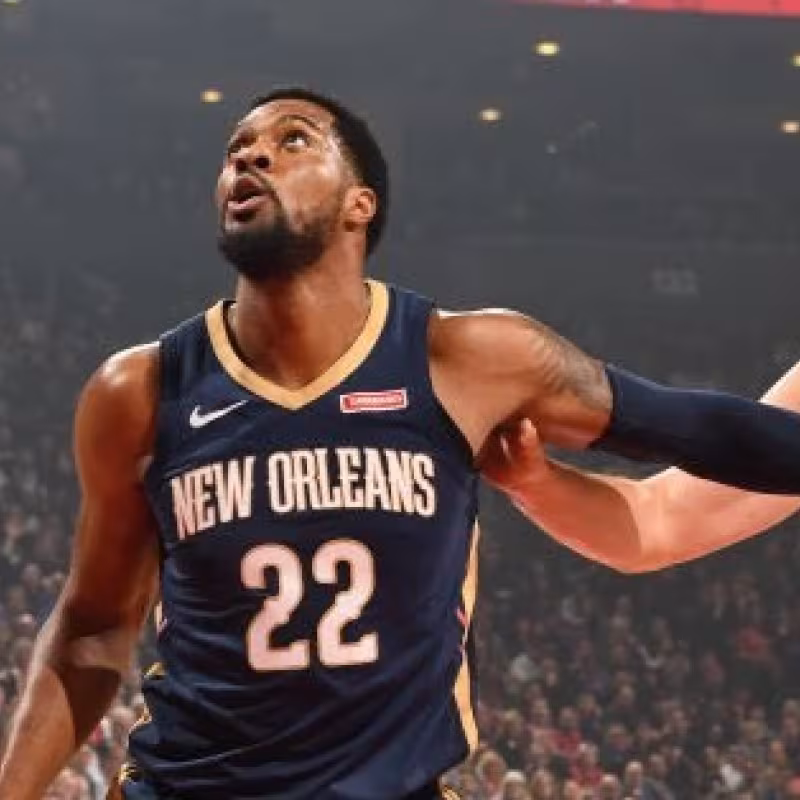 Utah Jazz y Derrick Favors, interés mutuo de fichaje después de reunirse
