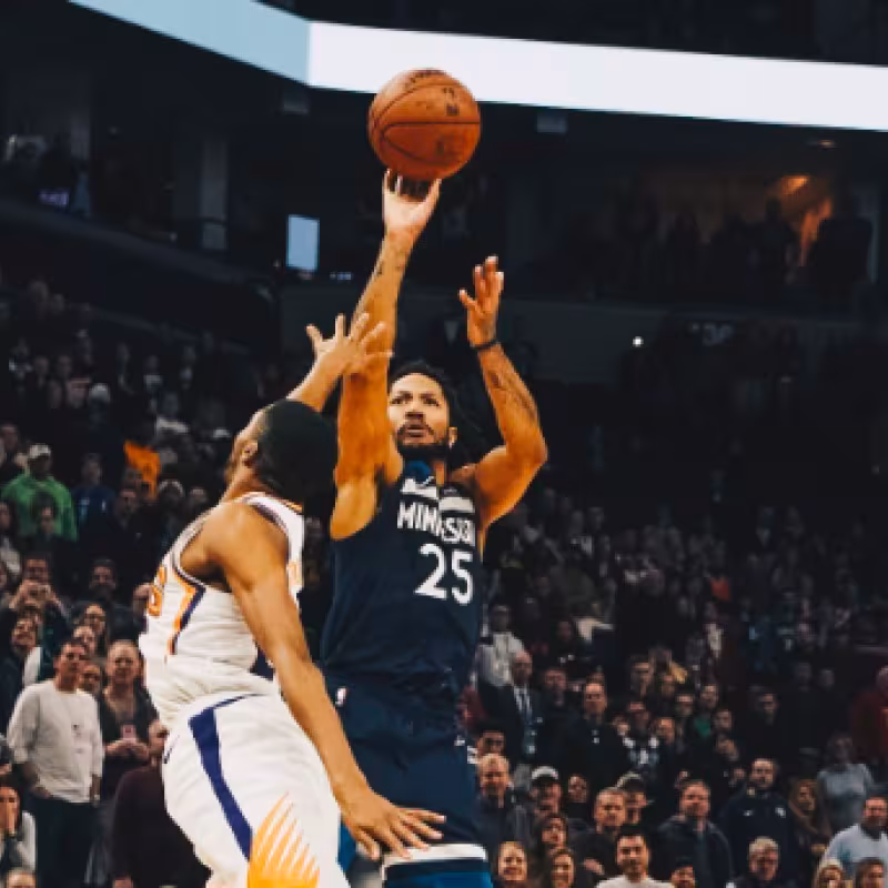 Canastón de Derrick Rose para darle el triunfo a los Wolves ante los Suns
