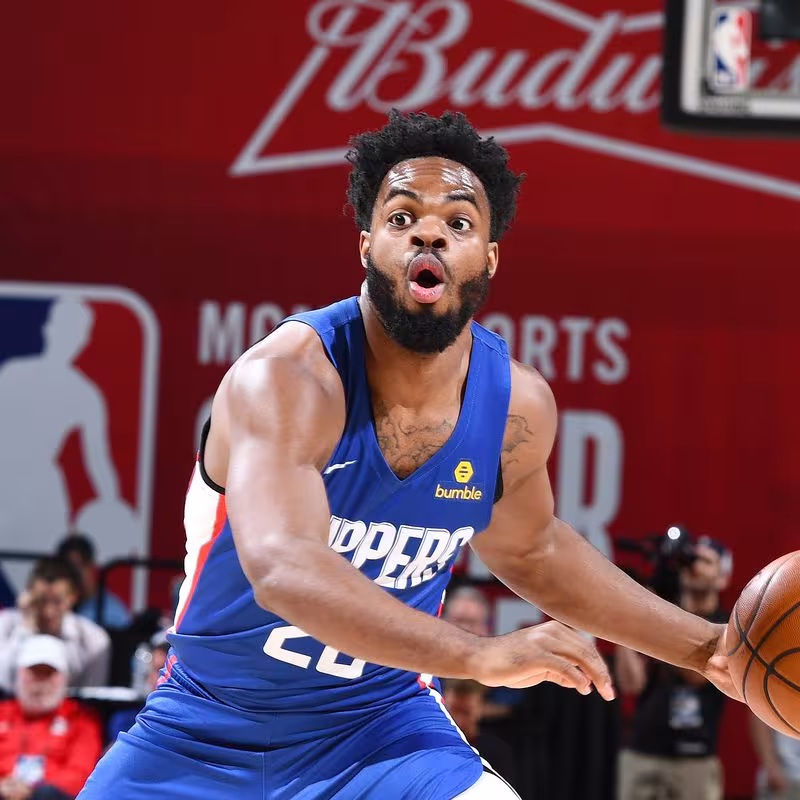 Derrick Walton Jr., traspasado de los Clippers a los Hawks a cambio de dinero