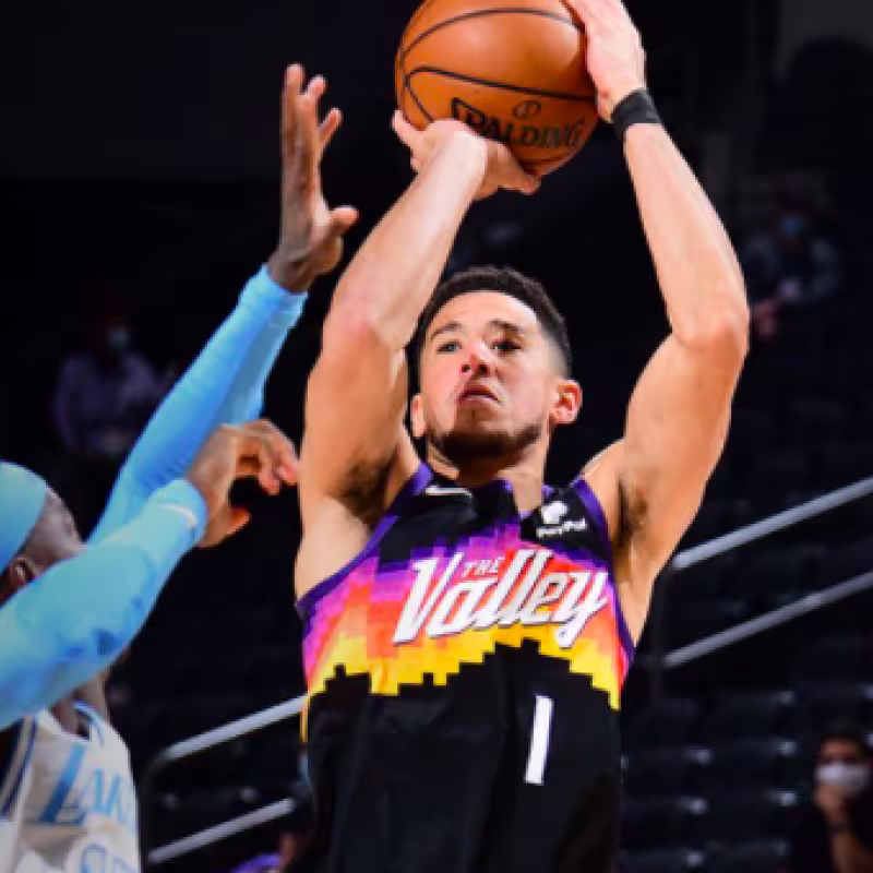 Los Suns destrozan a unos Lakers inoperantes sin LeBron James