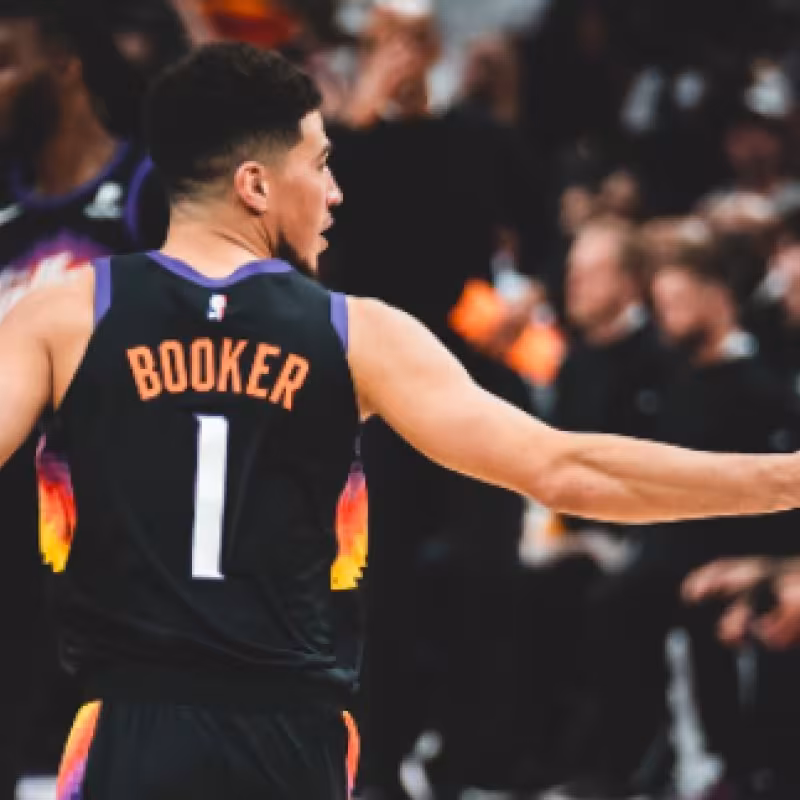 Devin Booker, estrella de Phoenix Suns. 