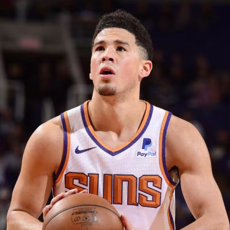 Devin Booker, estrella de Phoenix Suns. 
