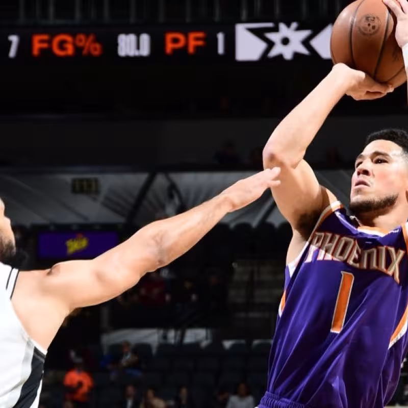 Devin Booker se convierte en el campeón del primer torneo de jugadores del NBA 2K20