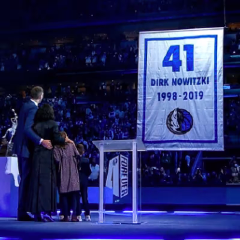 Dirk Nowitzki, con la camiseta de Dallas Mavericks.