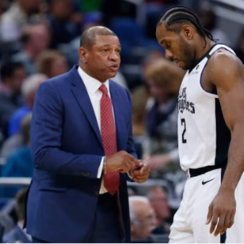 Doc Rivers y Kawhi Leonard. Foto: gettyimages