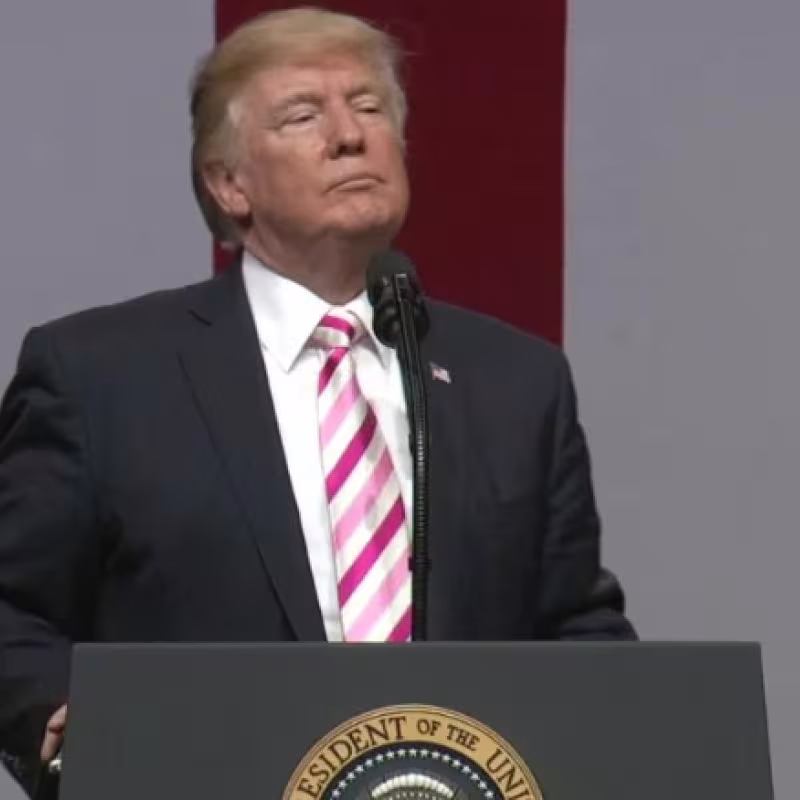Trump critica a Kerr y a Popovich por sus opiniones sobre China