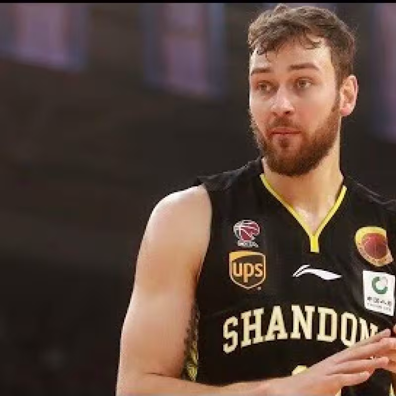 Donatas Motiejunas ayudará a los Spurs en los próximos playoffs