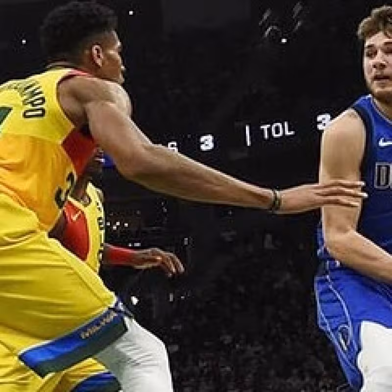 Luka Doncic y Giannis Antetokounmpo, jugadores de la NBA.