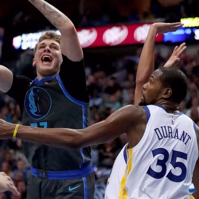 Luka Doncic contra Kevin Durant antes de dejar Golden State Warriors.