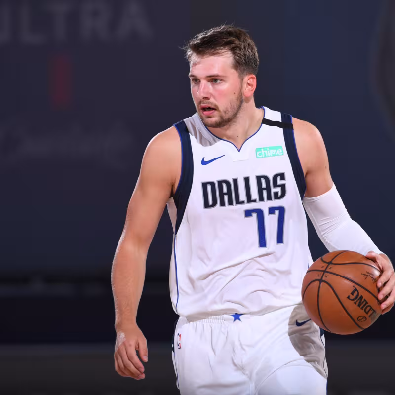 Vídeo: La jugada en la que Luka Doncic cayó lesionado de su tobillo en el Game 3 contra los Clippers