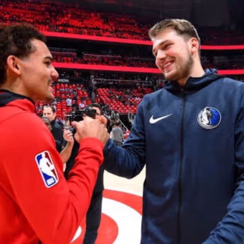 Luka Doncic y Trae Young, jugadores de la NBA.