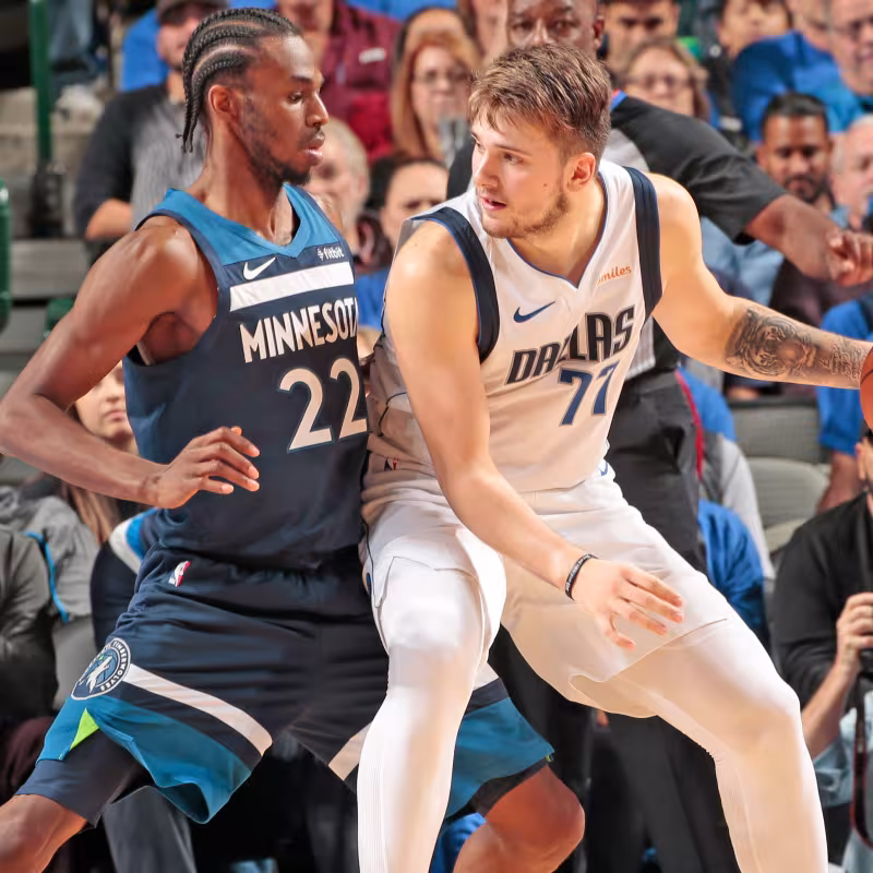 Doncic y Wiggins, dos picks altos que aún no llevaron el éxito a su equipo. Foto: nba.com