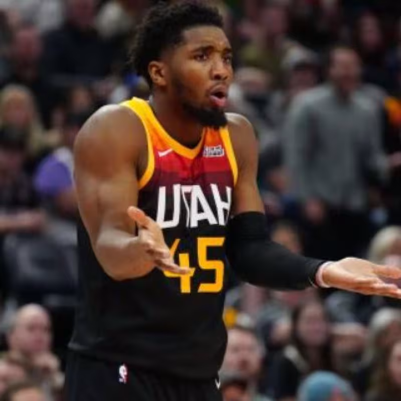 Donovan Mitchell protesta durante un encuentro con Utah Jazz "Foto: Sportsnaut"