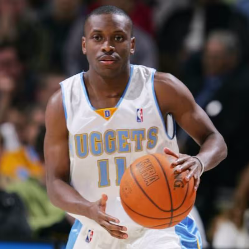 Earl Boykins, jugador más bajo historia NBA. Foto: gettyimages