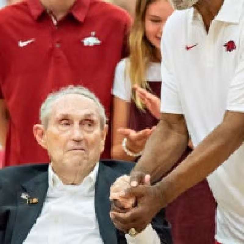 Fallece el legendario entrenador universitario y miembro del Salón de la Fama, Eddie Sutton