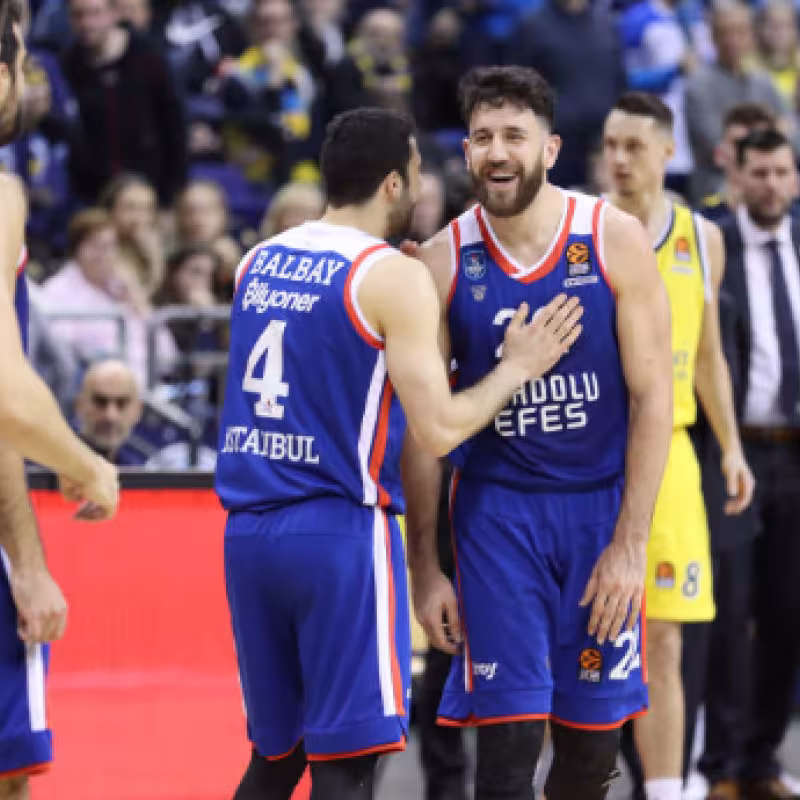 Euroliga 2020. El Efes sigue asombrando y Maccabi cosecha un triunfo vital