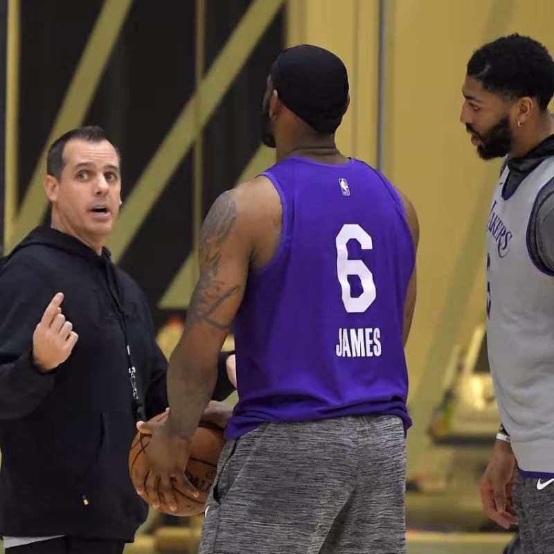 Los Angeles Lakers reabren sus canchas de entrenamiento el sábado