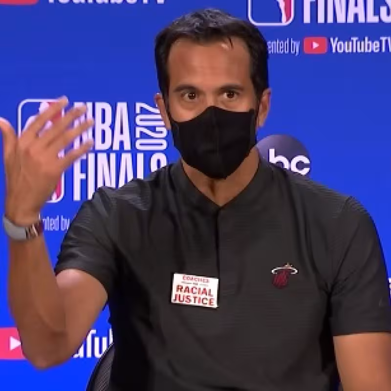 Erik Spoeltra: "El partido de Butler se debería enseñar a todos los rookies que llegan cada año a la NBA"
