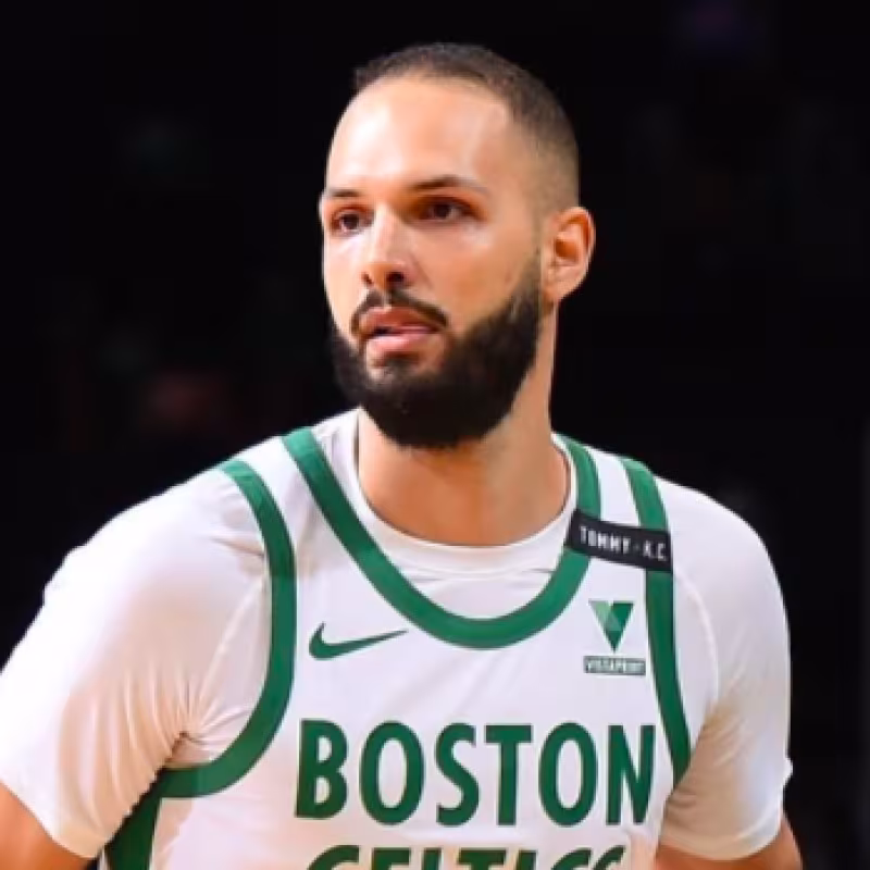 El esperpéntico debut de Evan Fournier con Boston Celtics