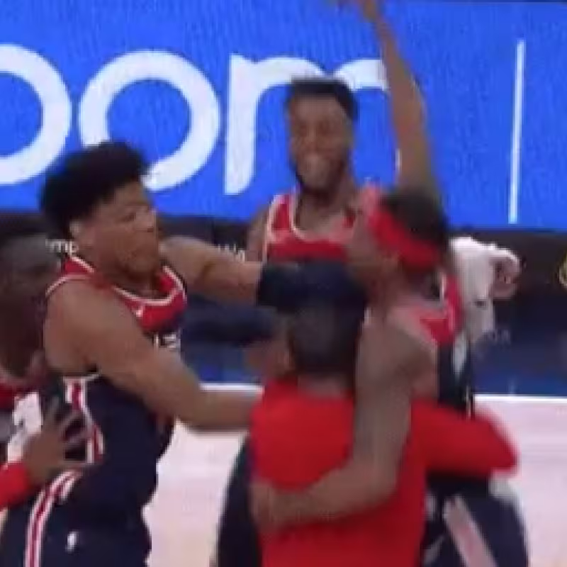 Vídeo: La canasta sobre la bocina de Bradley Beal que arruinó la noche a Dallas Mavericks