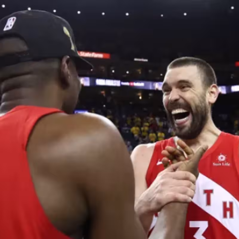 Marc Gasol y Serbe Ibaka, estrellas de Toronto Raptors. 