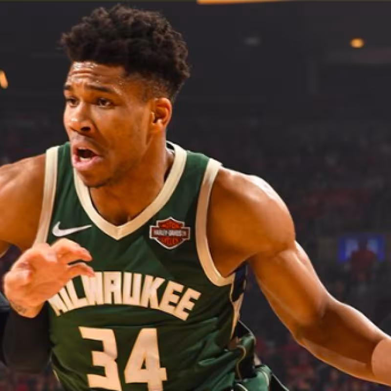 Antetokounmpo: "Tenemos que hacer las cosas mejor y volver a nuestro plan de juego"