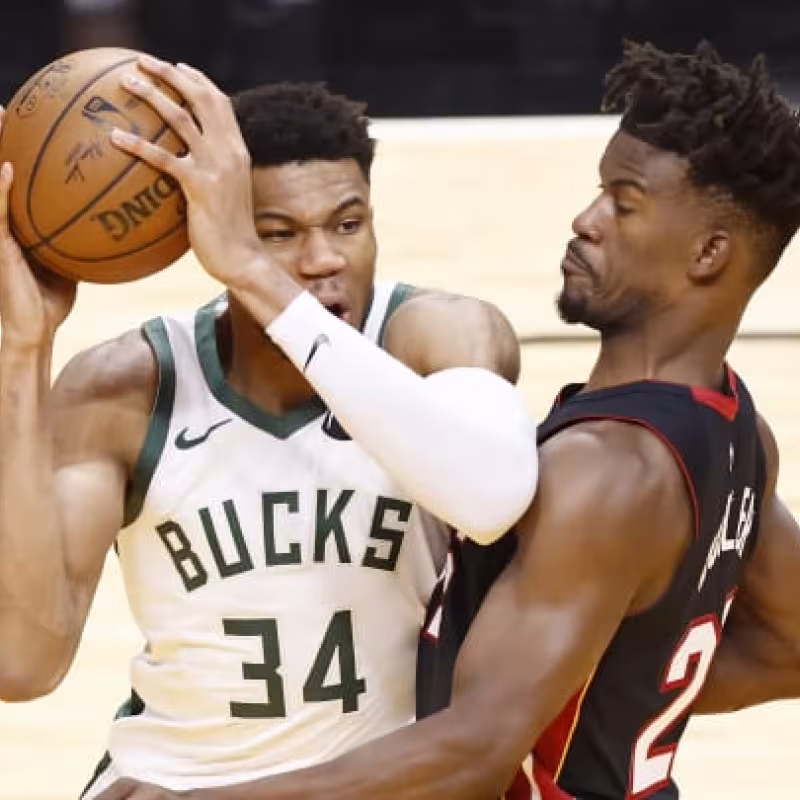 Antetokounmpo: "Quiero ayudar en todas las jugadas, tenemos un largo camino por recorrer"