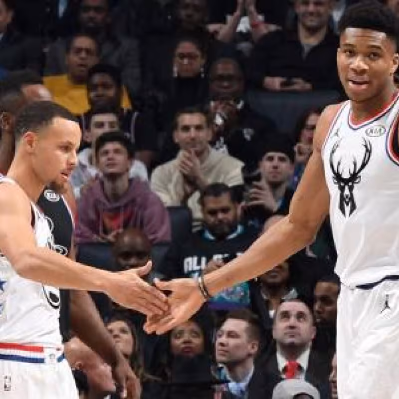 Giannis y Curry, durante el pasado All Star Game.